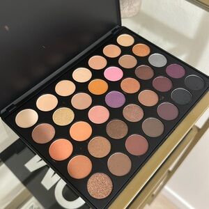 Morphe 35 fall eyeshadow palette